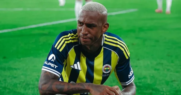Fənərbağça braziliyalı ulduzu ilə ayrılmağa qərar verdi SON DURUM