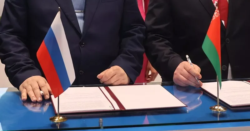 Минобороны России и Беларуси подписали 14 документов