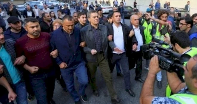 “5 ci kalon”un müxalifət cinahı: “Boz kardinal”ın əli ora da uzanıb