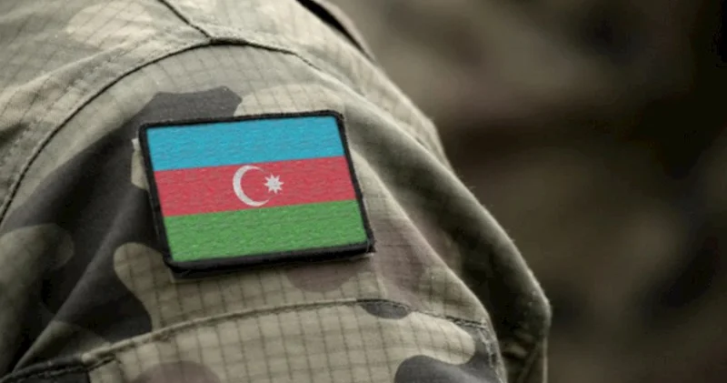 Hərbi qulluqçular əyani təhsil müddətində sərəncamda olacaqlar