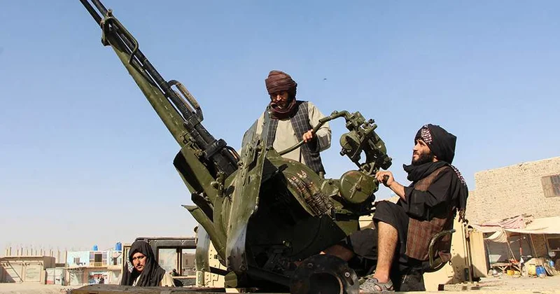 Pakistan Hərbi Hava Qüvvələri Əfqanıstanı bombaladı, cəsədləri qoyub qaçdılar