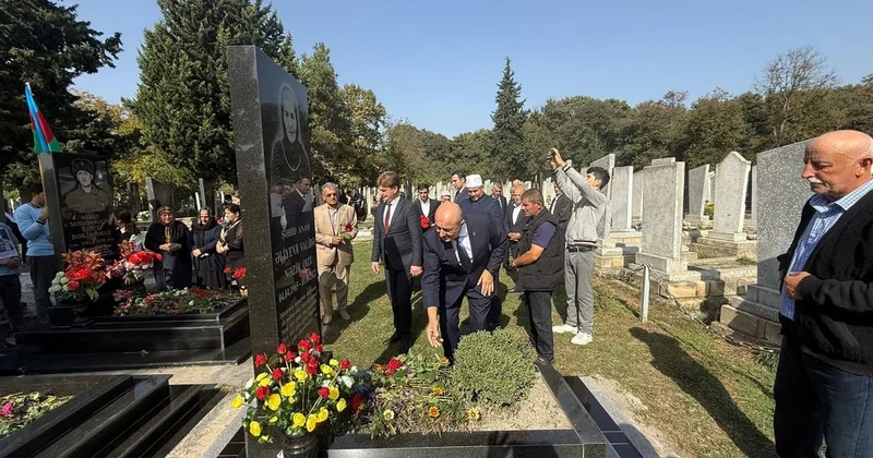 Deputat Asif Əsgərov şəhidlərin məzarını ziyarət etdi FOTOLAR