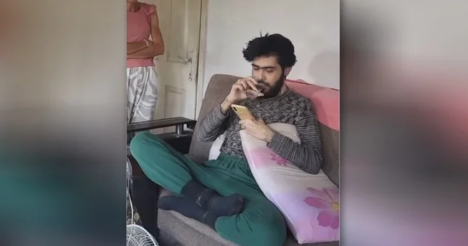 23 yaşlı gənc güclü zəlzələdən sonra çölə çıxmır