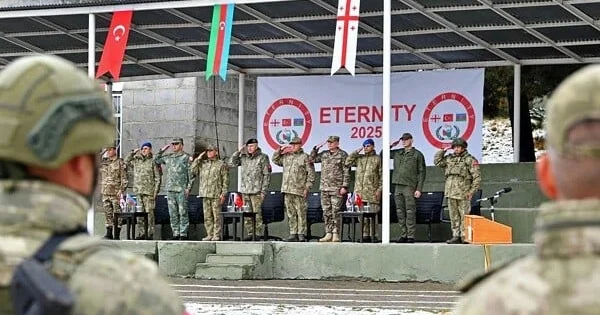 Azərbaycan hərbi qulluqçuları Qarsda təlimdə Foto