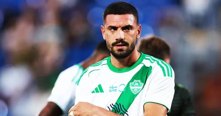 Əl Əhli futbolçusu Merih Demiralın müqaviləsini uzatmaq istəyir