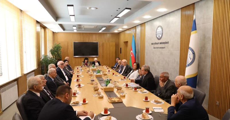 BDU nun rektoru Məşvərət Şurasının üzvləri ilə görüşüb