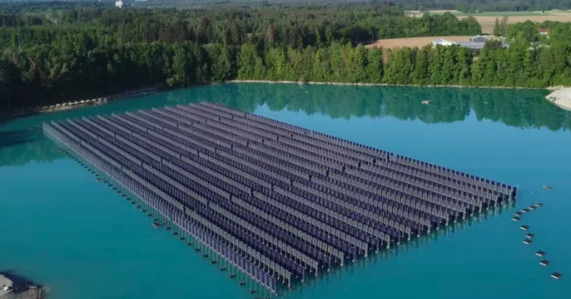 Almaniya dünyanın ilk şaquli üzən günəş elektrik stansiyasını işə salır