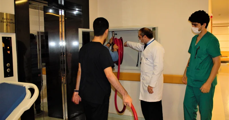 Mərkəzi Gömrük Hospitalında ilkin yanğın təhlükəsizliyi qaydaları ilə bağlı praktiki təlim keçirilib