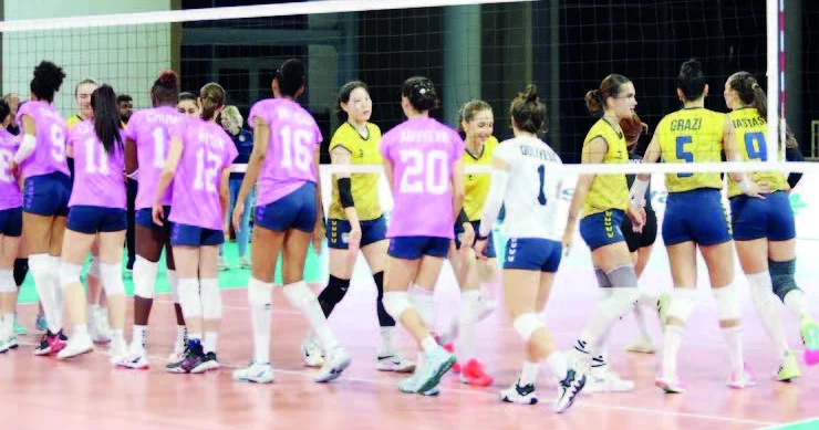 Qadın voleybolçuların çempionatı başladı