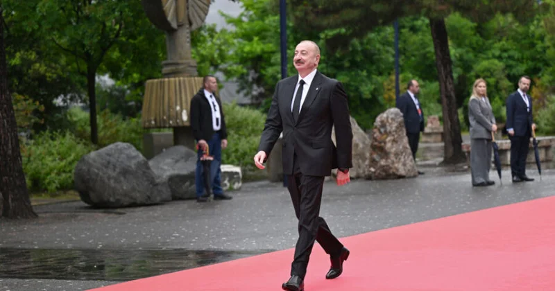Əliyev 4 fərqli məkanda mesaj verdi Əvvəl Putin, sonra Makron və...