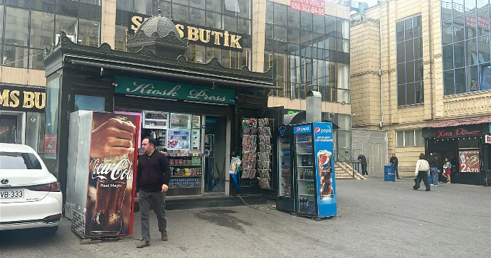 Yasamaldakı bu “kiosk” yeraltı keçidi yoxa çıxarıb EKPSERT VİDEO