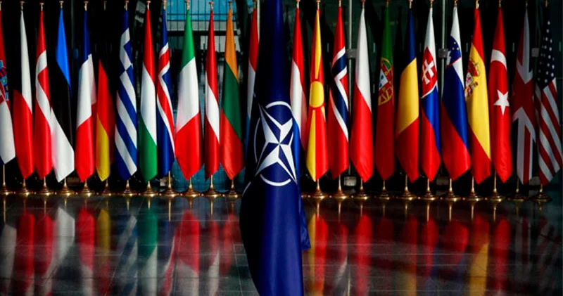 NATO Rusiya təyyarələrinin Alyansın hava məkanında vurulması üzrə yeni qaydaları müzakirə edir