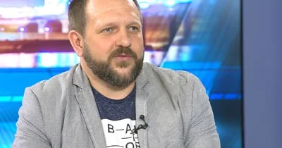 После паузы диалог