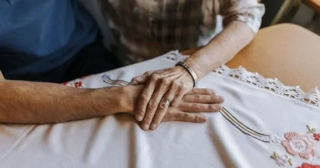 В Мексике 96 летняя женщина вышла замуж за 18 летнего юношу