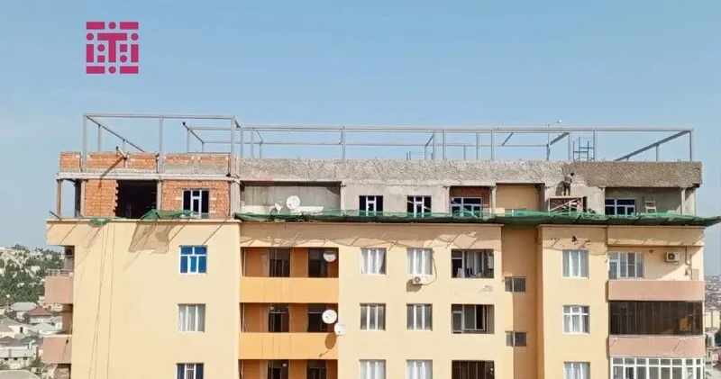 Binanın üstünə əlavə mərtəbə tikmək faciəyə səbəb ola bilər Təhlükə sakinləri gözləyir
