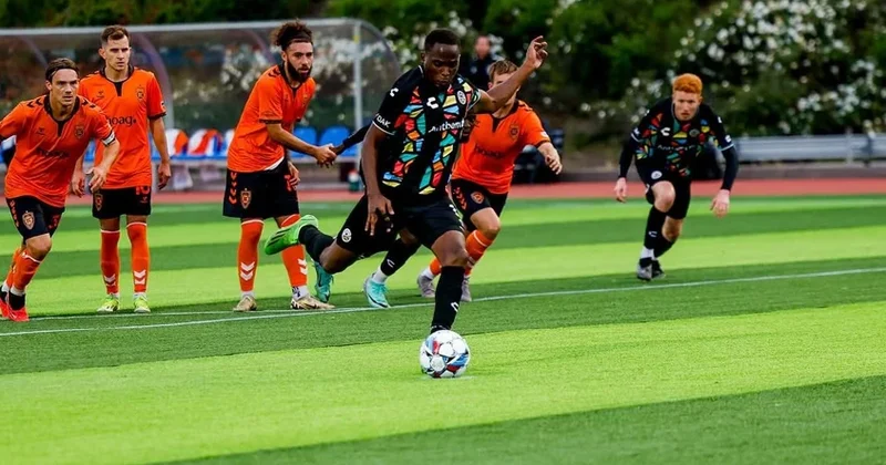 Yamaykalı futbolçunun penaltisi məsxərə ilə qarşılandı VİDEO