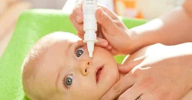 Alimlər: 6 yaşa kimi uşaqların burnuna damcı tökməyin Qıcolmalar yaradır