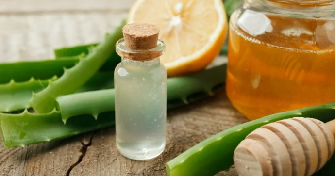 Bu resept xəstəliklərə qarşı qalxandır: aloe şirəsi, bal, limon...