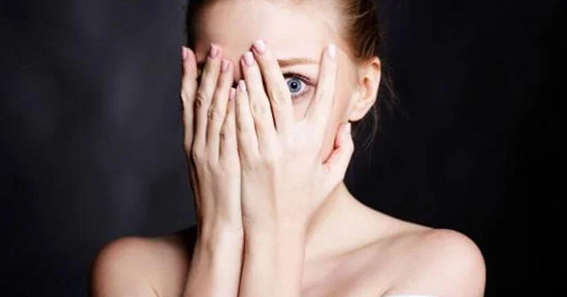 Sosial qorxu nədir? Sosial fobiya