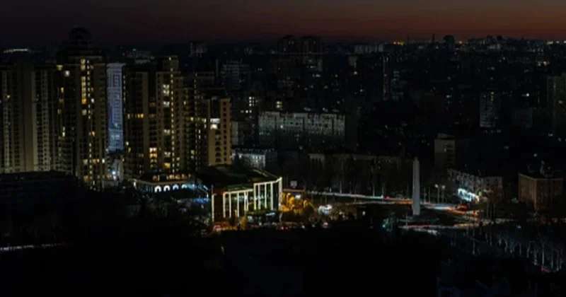 После атаки России в Киеве нет света, в Хмельницком горит нефтебаза