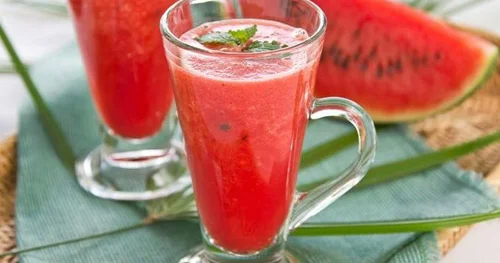 Qarpız şirəsindən effektli DETOKS reseptləri