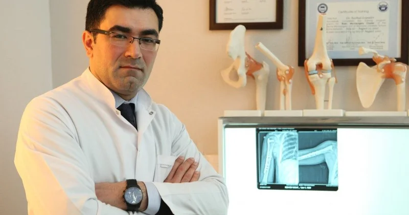 Yaşlılarda oynaq ağrıları necə müalicə olunmalıdır? Canlı əməliyyat görüntüləri VİDEO
