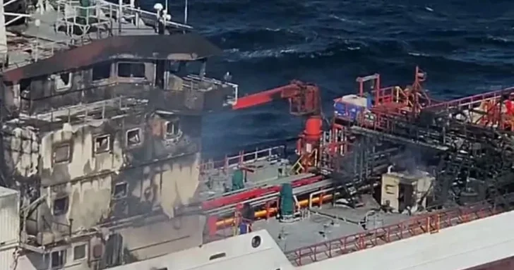 Пожар на танкере в Черном море у берегов Румынии: судьба части экипажа остается неизвестной