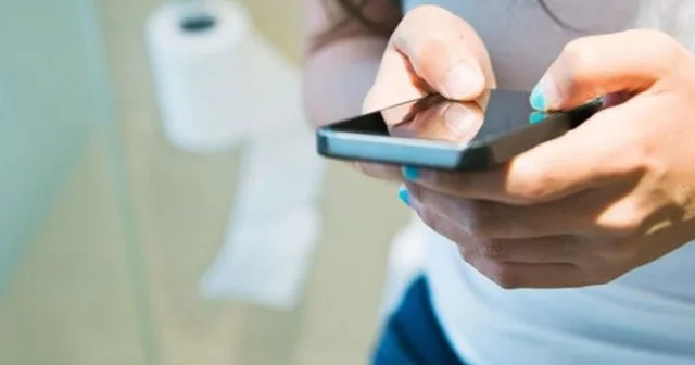 Tualetə mobil telefonla getməyin TƏHLÜKƏ