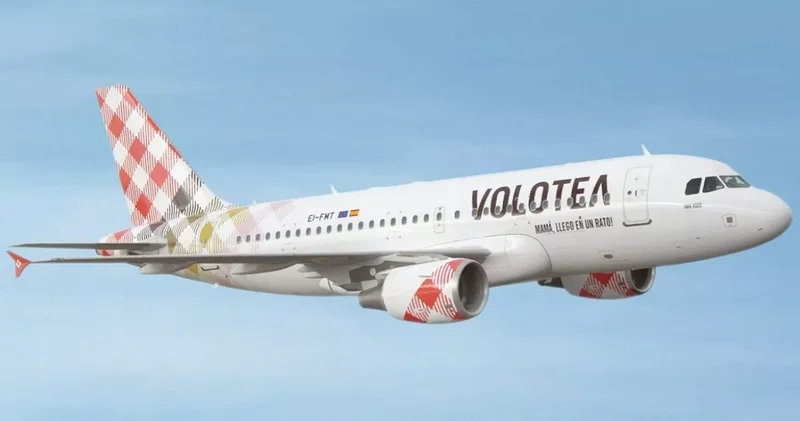 Самолет Volotea подал аварийный сигнал и изменил маршрут