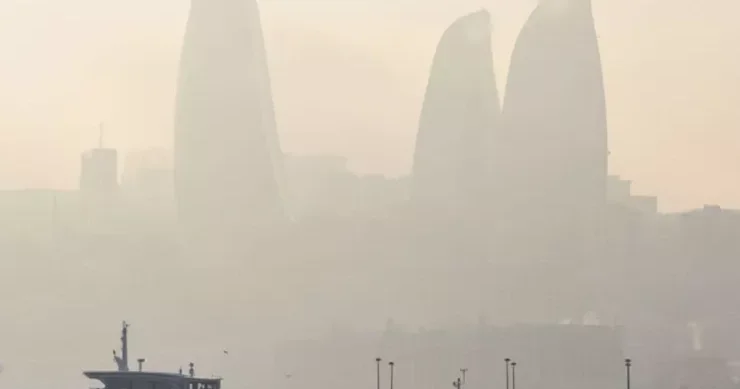 Bakıda tozlu hava hökm sürür