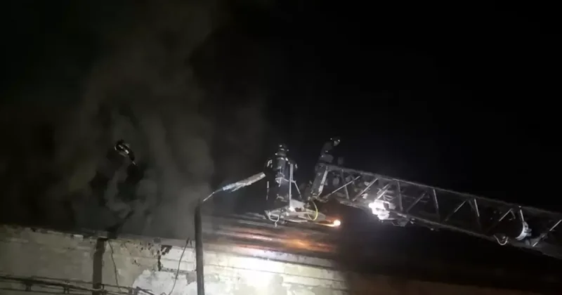 В Казахстане пожар на конденсаторном заводе ВИДЕО