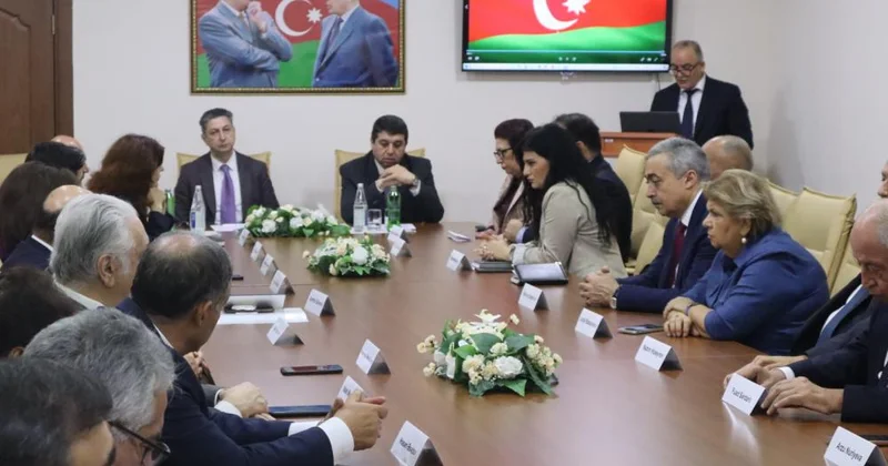 Əziz Əliyev adına Azərbaycan Dövlət Həkimləri Təkmilləşdirmə İnstitutunda müşavirə keçirilib