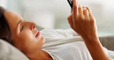 Ağıllı telefonlar yataq otağımızda olduqda orqanizmin normal ritmi niyə pozulur?