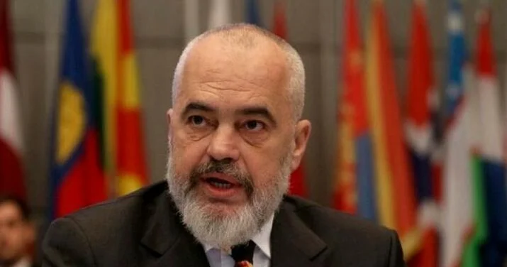 Baş nazir kütləvi tələbə etirazları fonunda istefa tələbini rədd etdi