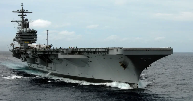 Американский авианосец George H. W. Bush вернулся в Аравийское море