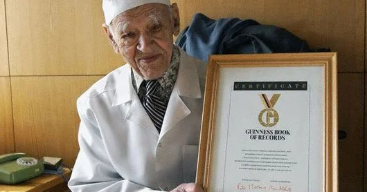 103 il yaşayan məşhur cərrahdan uzunömürlülük SİRRİ MÖHTƏŞƏM SAĞLAMLIQ RESEPTİ