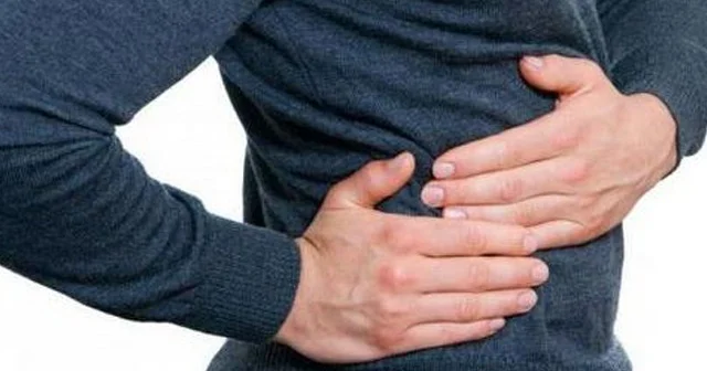 Sağ qabırğaaltı nahiyəsində ağrılar. TƏHLÜKƏLİ SİMPTOM