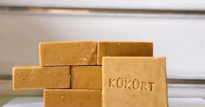 Kükürdlü sabun nədir? Dəri və saçlar üçün 8 faydası