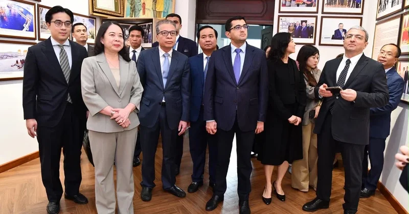 Vo Thi An Suan ADNSU da FOTOLAR