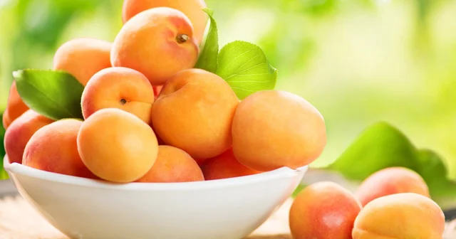 Qaraciyərin sağlamlığını qoruyan meyvə. Hər gün 2 3 ədəd yeyin!