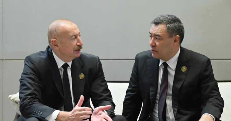 Президент Ильхам Алиев и Садыр Жапаров провели неформальную беседу в рамках саммита СВМДА (ФОТО)