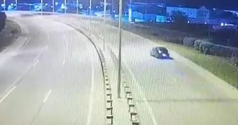 Sərxoş sürücü qəza törətdi, iki sərnişini öldü Video