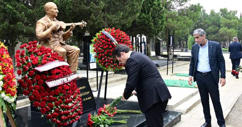 Xalq artisti Ramiz Quliyevin vəfatının ildönümündə məzarı ziyarət olunub, qəbirüstü abidəsi açılıb