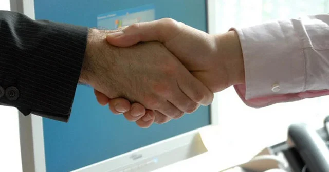 Bu zaman sanki adamı elektrik vururmuş kimi bir hiss yaranır SƏBƏBLƏR