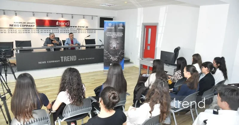 BDU tələbələri ilə zərərli xarici təsirlər və informasiya təhdidləri müzakirə olunub FOTO VİDEO