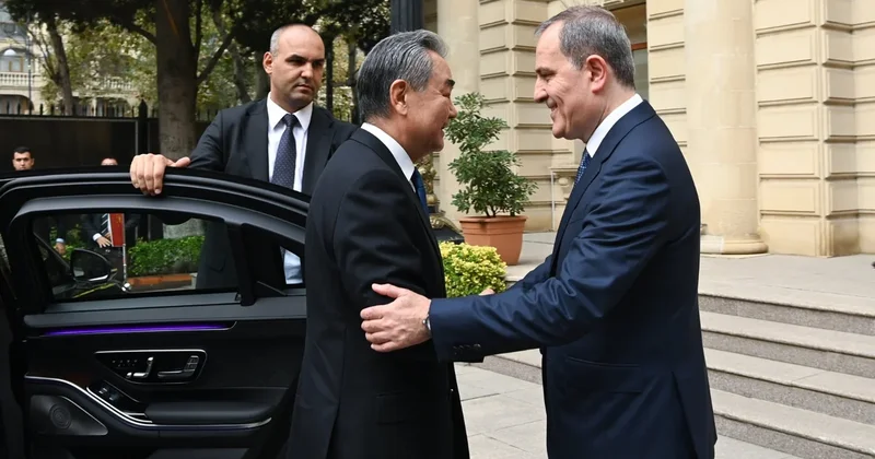 Nazir Ceyhun Bayramovun çinli həmkarı ilə görüşü başlayıb