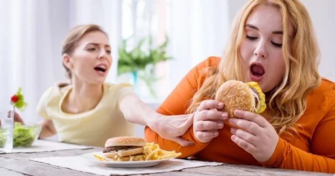 Yeməkləri bu şəkildə yemək ürəyə ziyandır