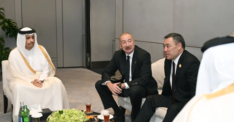 Bakıda liderlərin səmimi görüntüləri Video Fotolar