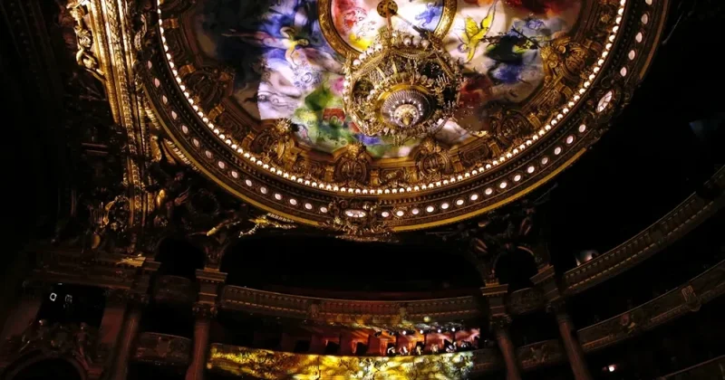 Paris Operasının tavanı üstündə məhkəmə qalmaqalı: Mark Şaqal, yoxsa Lenepvö?