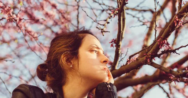 Yaz depressiyasının səbəbləri, necə xilas olmalı? Psixoloq məsləhəti